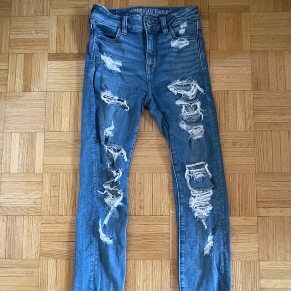 American Eagle Ripped Skinny Jeans - Picture 4 of 4